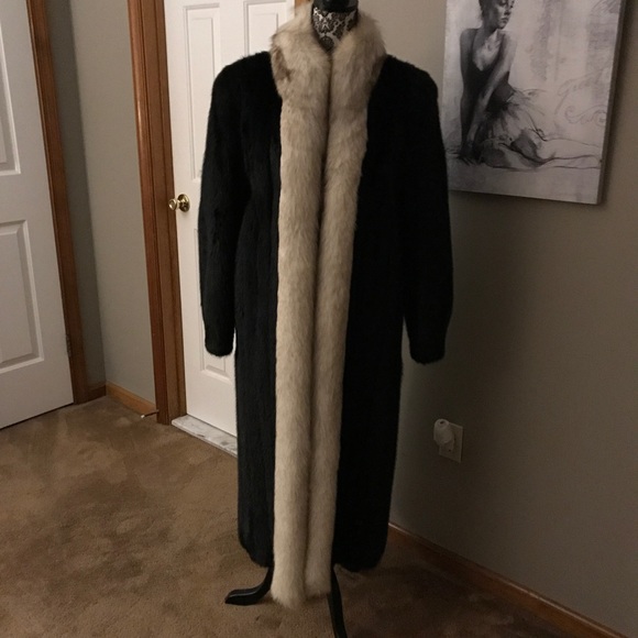 Full length mink coat - Picture 2 of 5